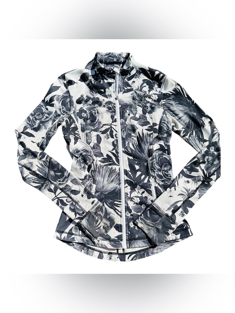 Lululemon Forme Jacket II *Textured
Brisk Bloom Black White Define Womens 2 - Picture 2 of 9